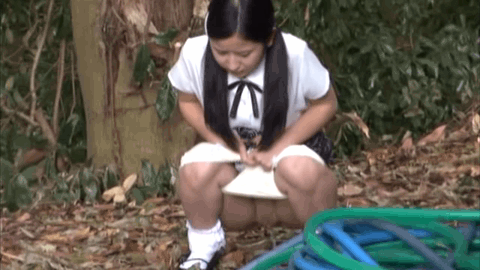 【ロリコンGIF画像】まだ子供じゃねーかｗｗｗこんな小さな女の子エロいGIF画像とか…日本の変態が終わってる件ｗｗｗ その5