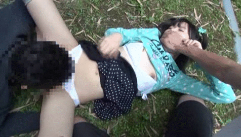 【レイプGIF画像】これ本物じゃね?と思えるレイプをGIF画像にしたらチンポが破裂するほど勃起するんだがwww その7