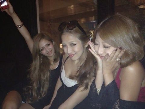 【キャバ嬢エロ画像】華やかな夜の蝶も酔ったらただの痴女ｗｗｗ緩々になるキャバ嬢の股間がたまらないｗｗｗｗ