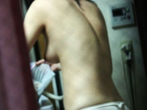 女性の生着替えを覗いた興奮感が異常…臨場感ハンパないアングルが興奮する覗きエロ画像