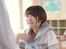 おっぱいの大きな女子高生がノーブラで投稿…乳首チラチラ胸チラで教師を誘惑する乳揺れ性交GIF画像